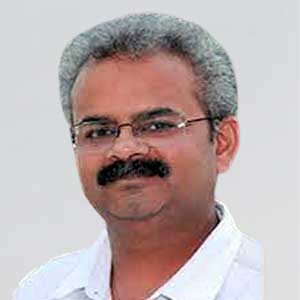 Dr Vivek Gaur, Implantologist